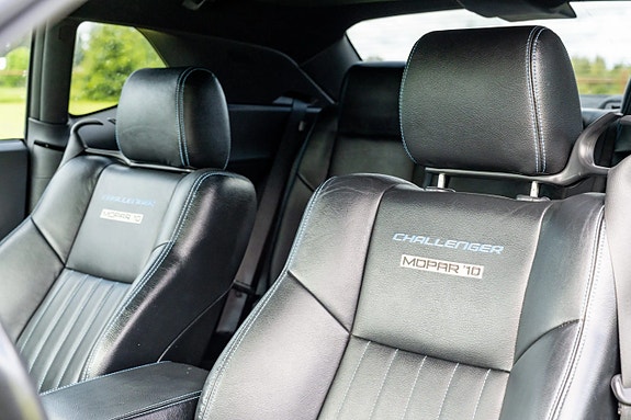 Dodge Challenger 15 of 24