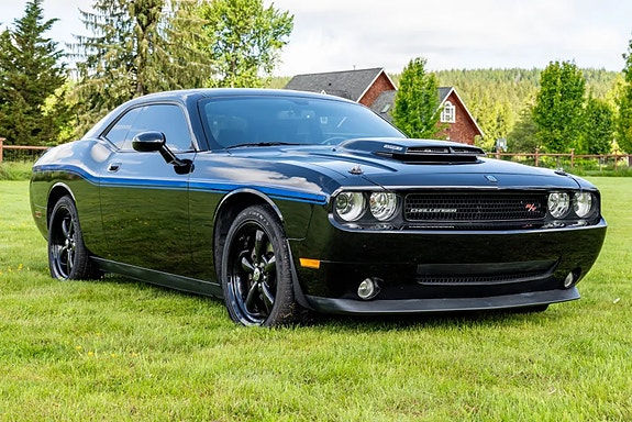 Dodge Challenger 11 of 24