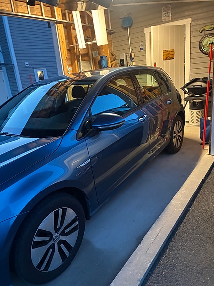 Volkswagen e-Golf VII 4 of 5