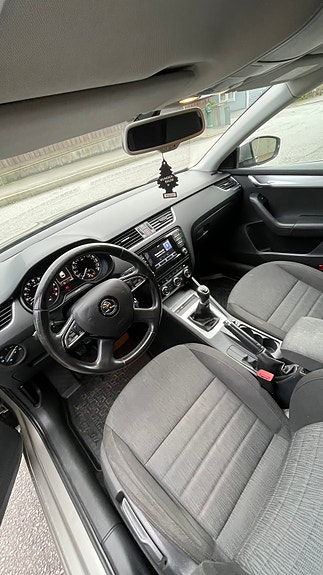 Skoda Octavia 5 of 9