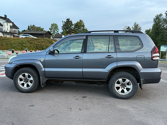 Toyota Land Cruiser 8 of 19