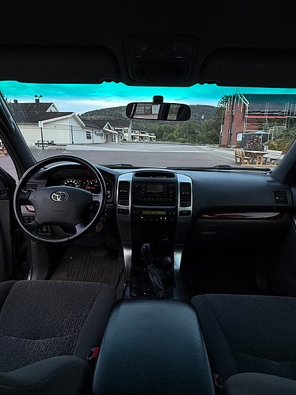 Toyota Land Cruiser 10 of 19