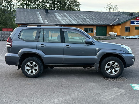 Toyota Land Cruiser 4 of 19
