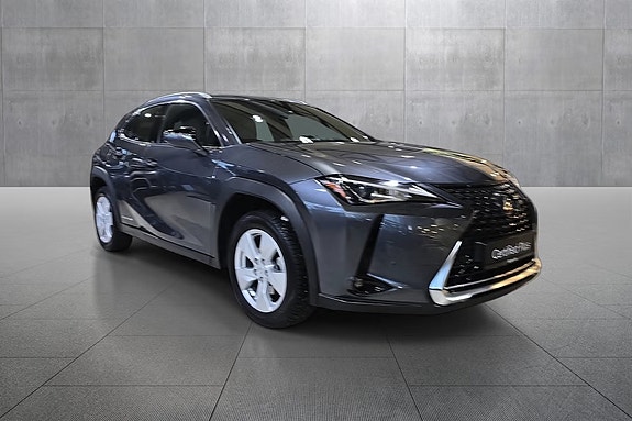 Lexus UX300e 7 of 20