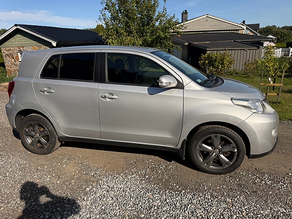 Toyota Urban Cruiser 2 of 30