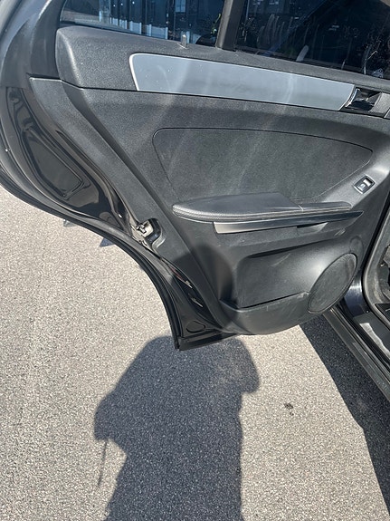 Mercedes-Benz ML320 6 of 17