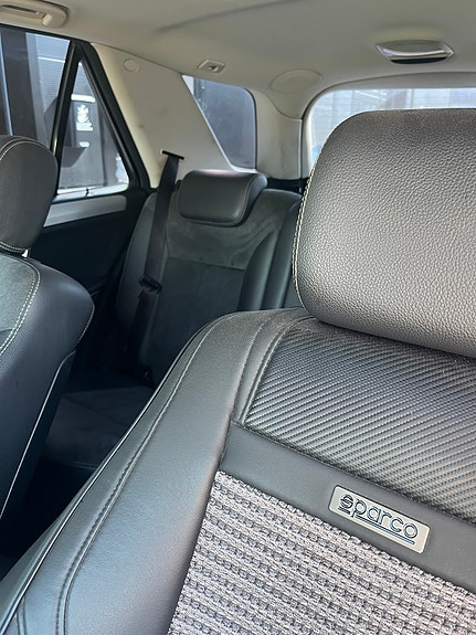 Mercedes-Benz ML320 9 of 17