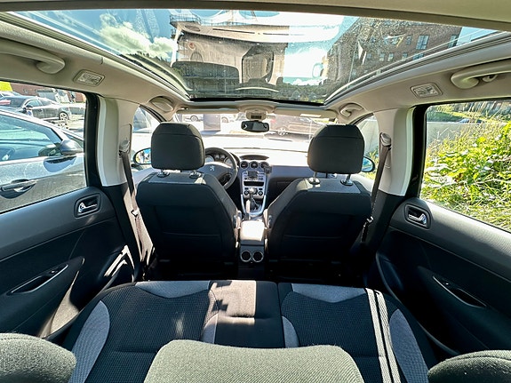 Peugeot 308 8 of 11