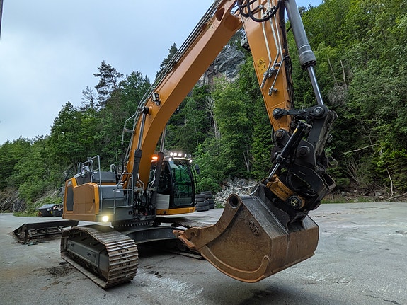 Liebherr R 930 INK. MAKIN 3D GPS | ROTORTILT | KUN 4350 T | SKUFFER 8 of 30