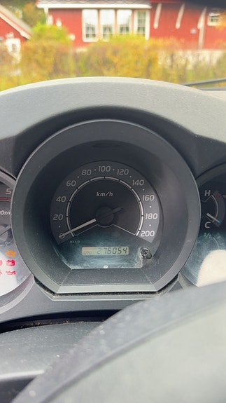 Toyota HiLux 12 of 18