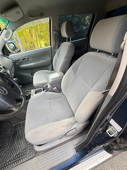 Toyota HiLux 10 of 18