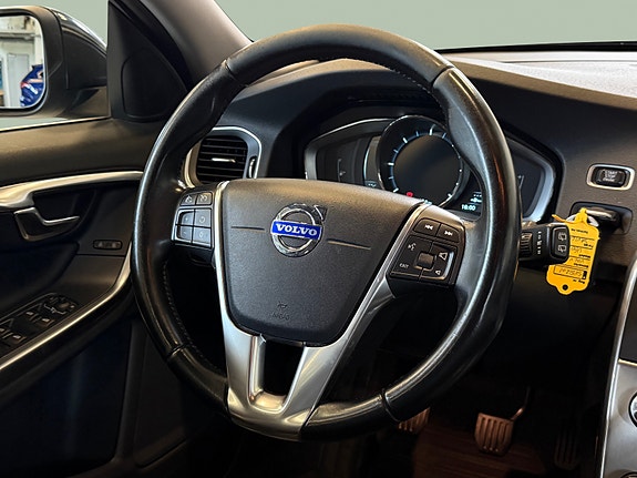 Volvo V60 14 of 30