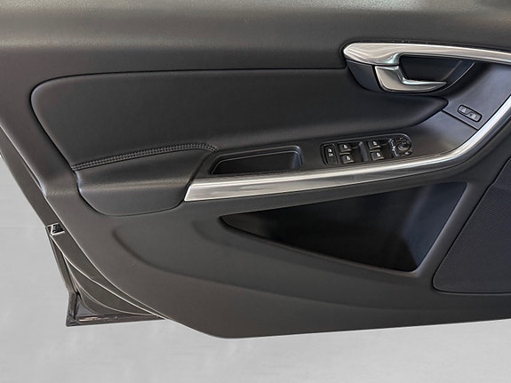 Volvo V60 25 of 30