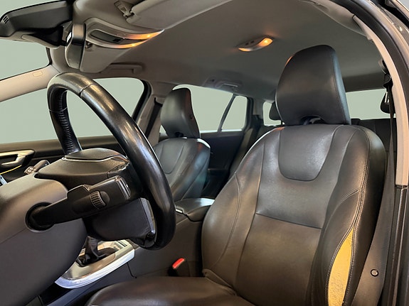 Volvo V60 9 of 30