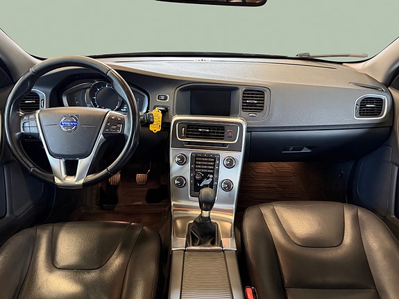 Volvo V60 13 of 30