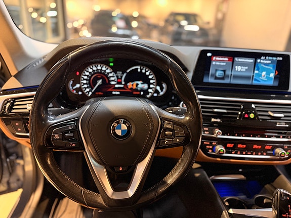 BMW 530e 19 of 30