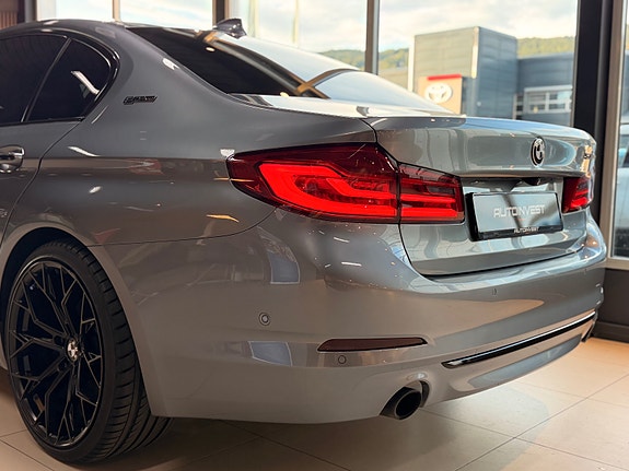 BMW 530e 8 of 30