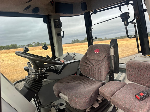 Massey Ferguson 6455 Dyna 6 10 of 18