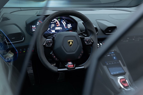 Lamborghini Huracan Spyder 19 of 30