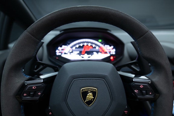 Lamborghini Huracan Spyder 29 of 30