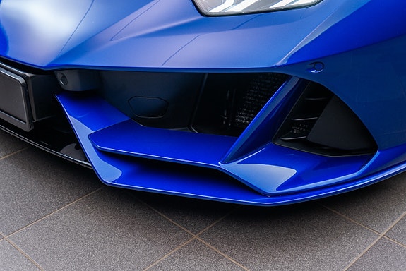 Lamborghini Huracan Spyder 9 of 30