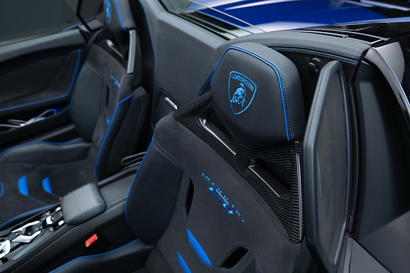 Lamborghini Huracan Spyder 21 of 30