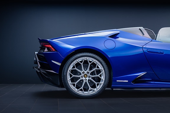 Lamborghini Huracan Spyder 13 of 30