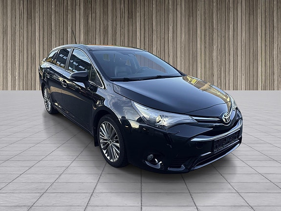 Toyota Avensis 2 of 10