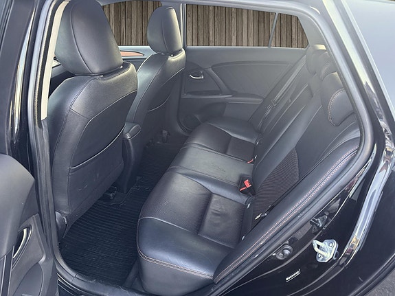 Toyota Avensis 8 of 10