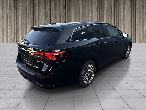 Toyota Avensis 3 of 10
