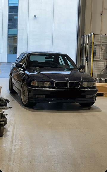 BMW 728i 2 of 16