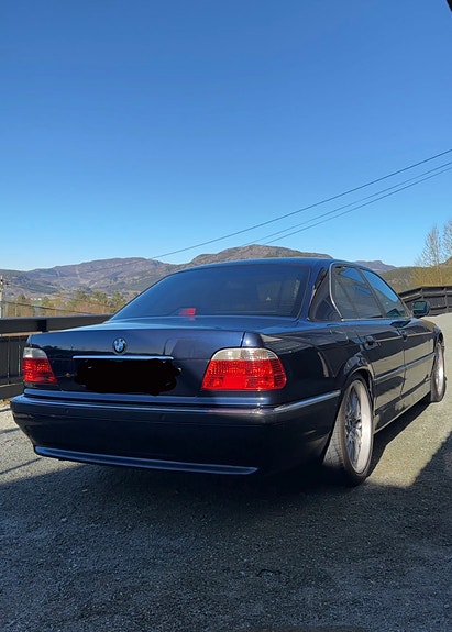 BMW 728i 6 of 16