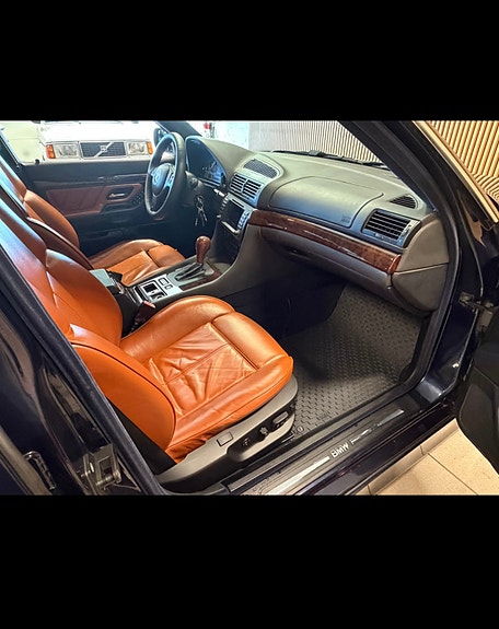 BMW 728i 14 of 16