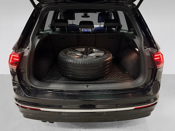 Volkswagen Tiguan 8 of 30