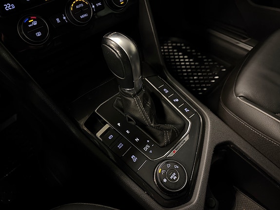 Volkswagen Tiguan 16 of 30