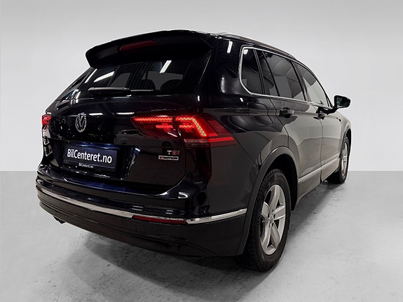 Volkswagen Tiguan 4 of 30