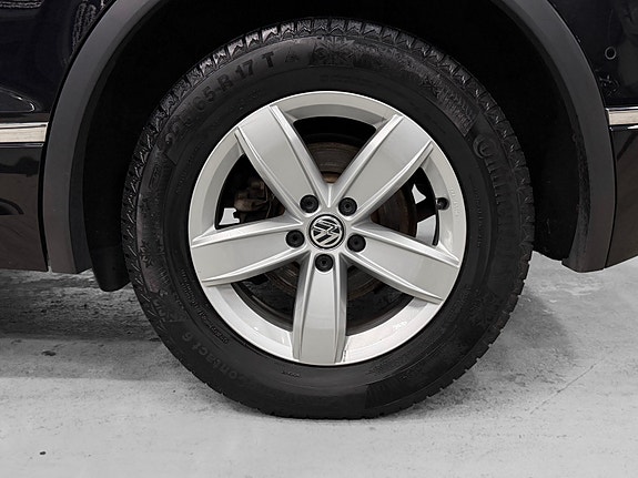 Volkswagen Tiguan 7 of 30