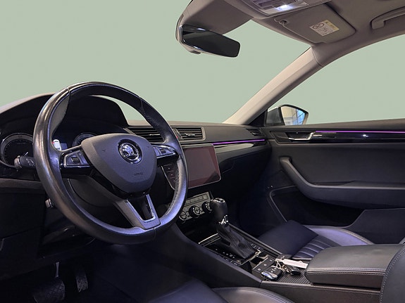Skoda Superb 14 of 30
