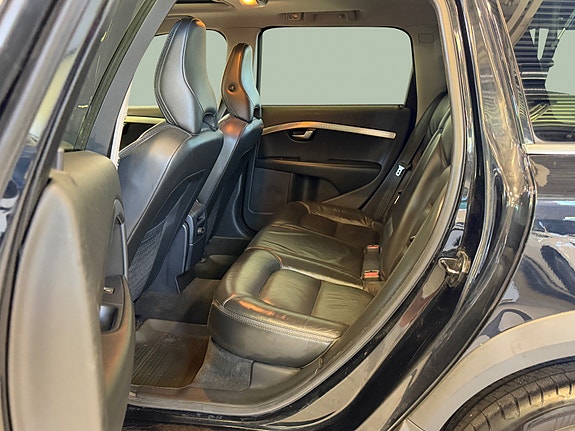 Volvo XC70 22 of 30