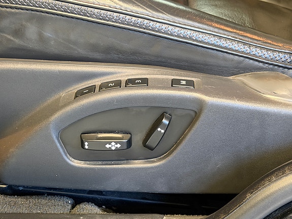 Volvo XC70 30 of 30