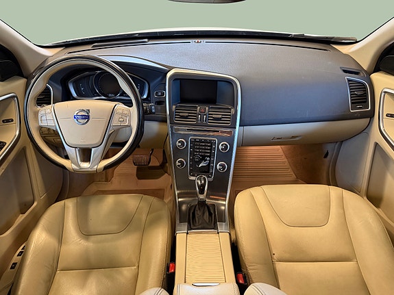 Volvo XC60 9 of 30