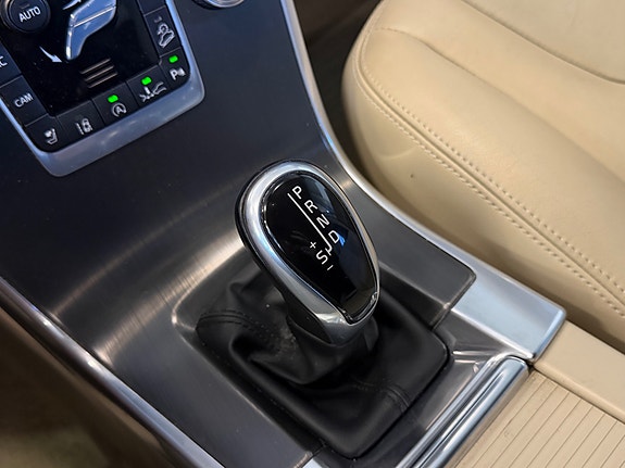 Volvo XC60 15 of 30