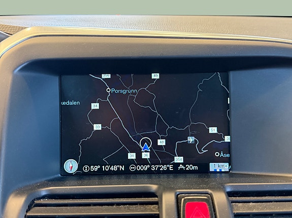 Volvo XC60 16 of 30