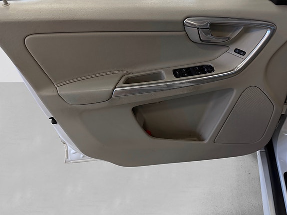 Volvo XC60 30 of 30