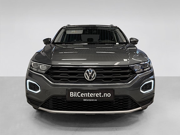 Volkswagen T-Roc 2 of 30