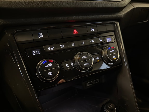 Volkswagen T-Roc 23 of 30