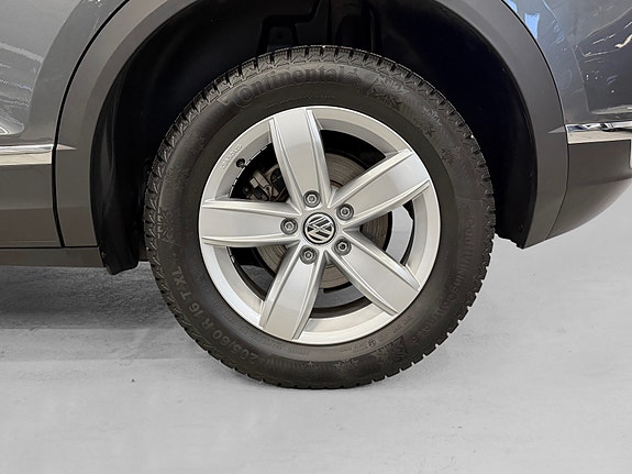 Volkswagen T-Roc 7 of 30