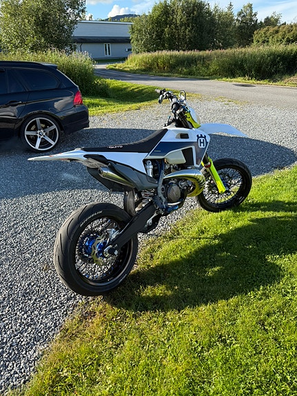 Husqvarna TE 300i 3 of 10