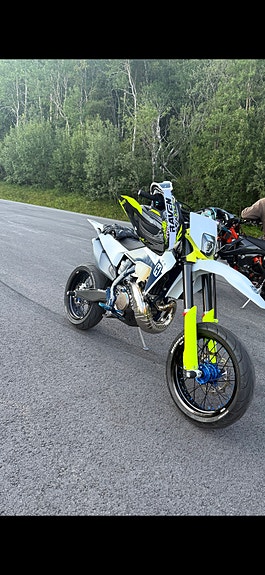 Husqvarna TE 300i 8 of 10
