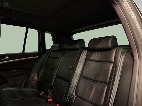 Volkswagen Tiguan 12 of 30